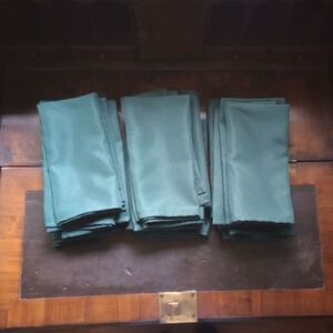 24 Elegant Dark Green Napkins